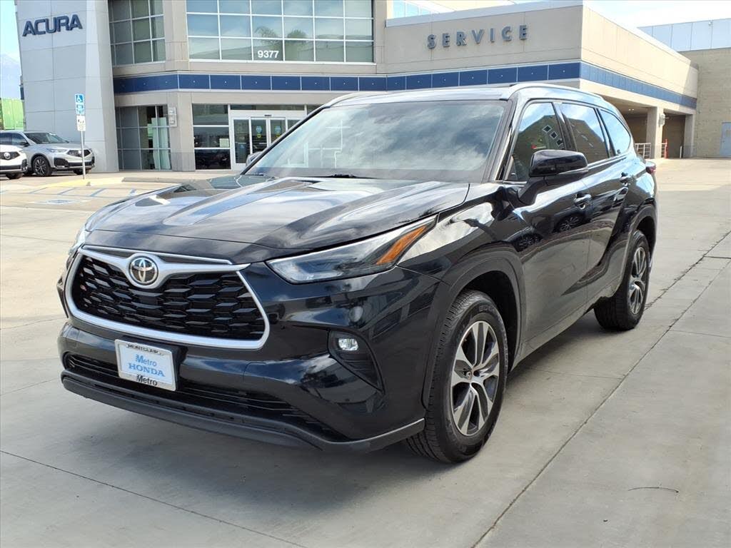 2022 Toyota Highlander XLE FWD
