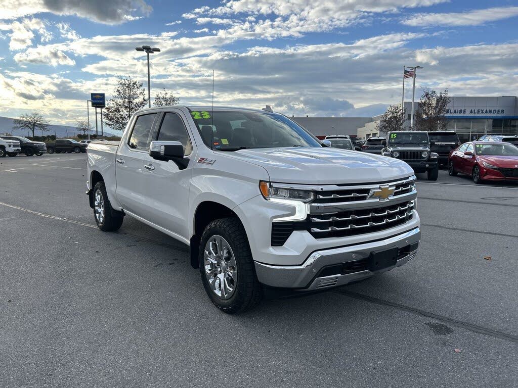 2023 Chevrolet Silverado 1500 LTZ Crew Cab 4WD