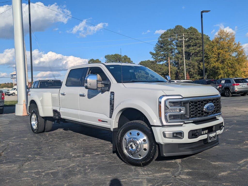 2026 Ford F-450 Super Duty Platinum Crew Cab LB DRW 4WD