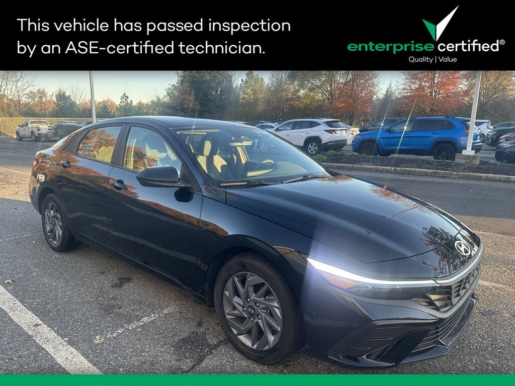 2024 Hyundai Elantra SEL FWD