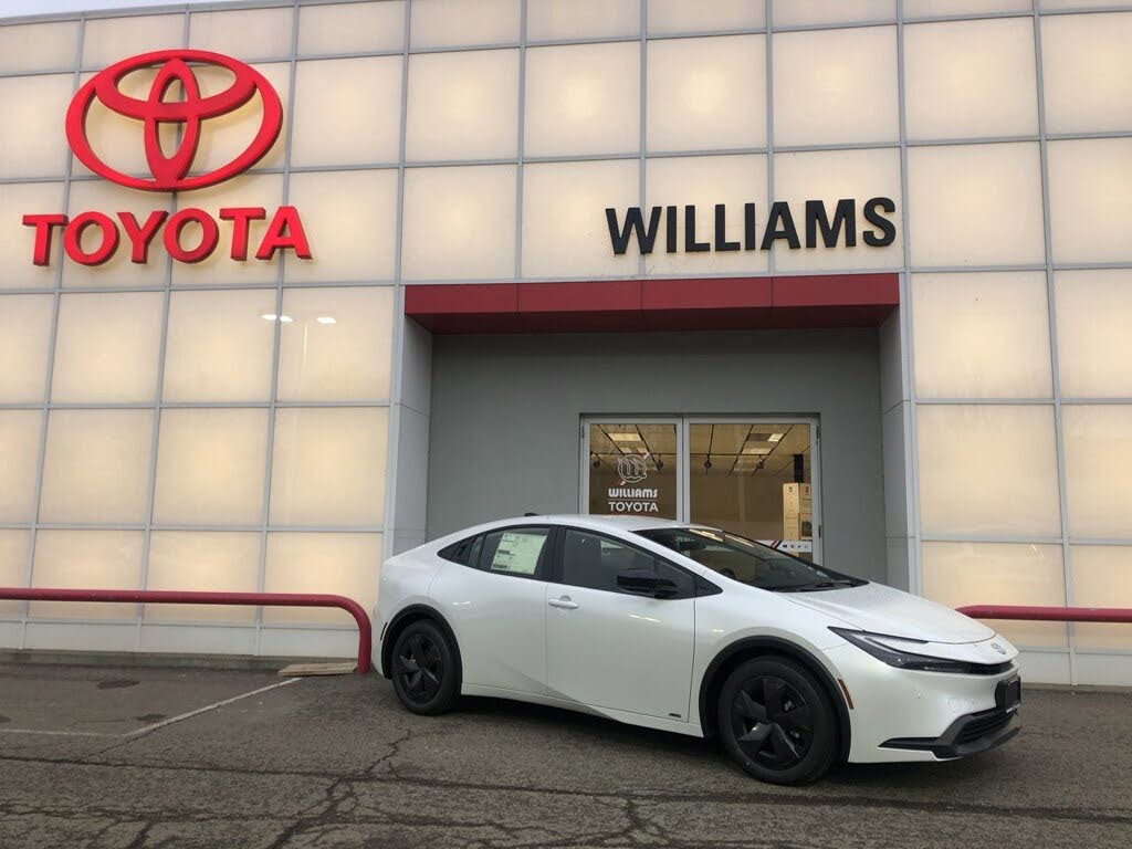 2026 Toyota Prius LE AWD