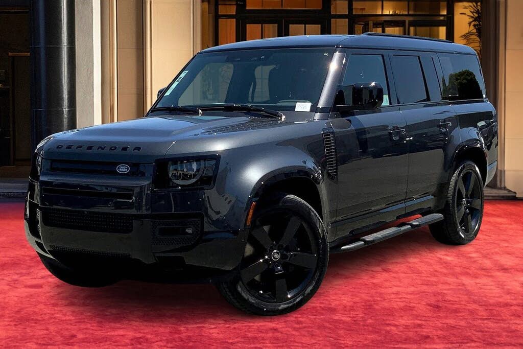 2025 Land Rover Defender 130 P400 X-Dynamic SE AWD