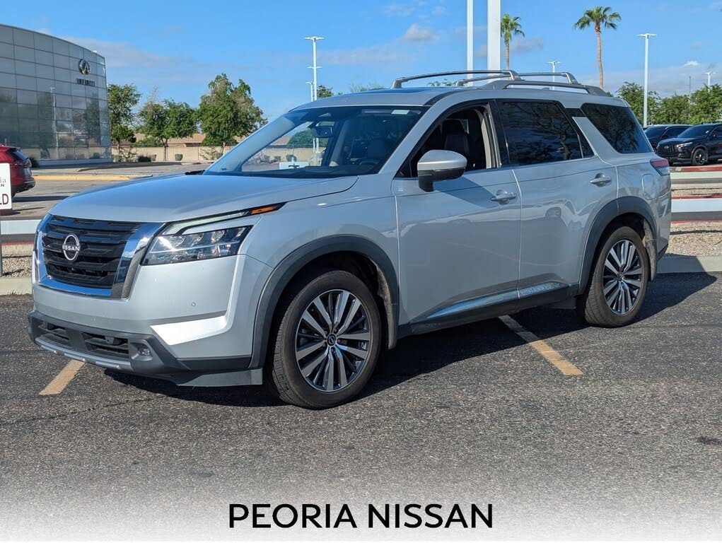 2022 Nissan Pathfinder Platinum FWD