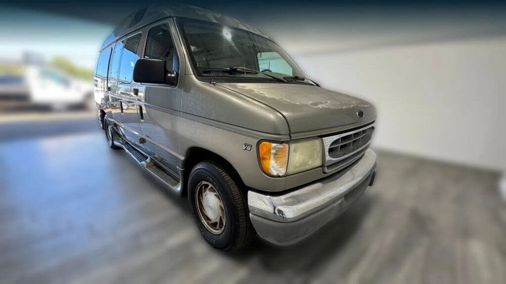 2002 Ford E-Series E-150 Cargo Van
