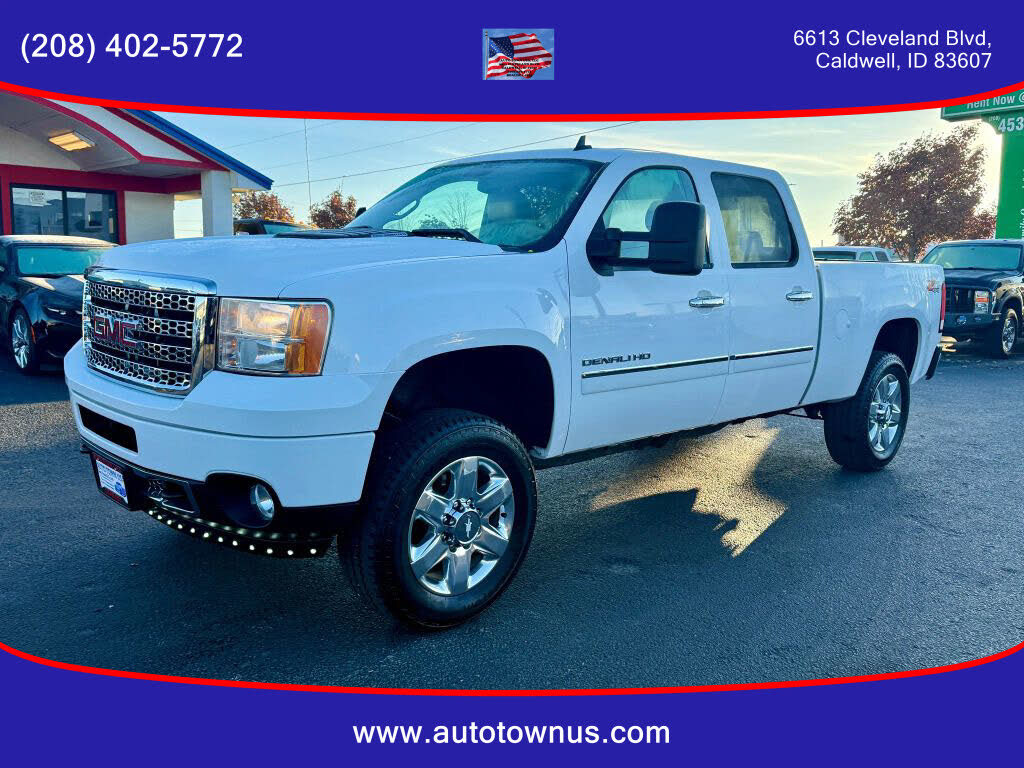 2014 GMC Sierra 2500HD Denali Crew Cab SB 4WD