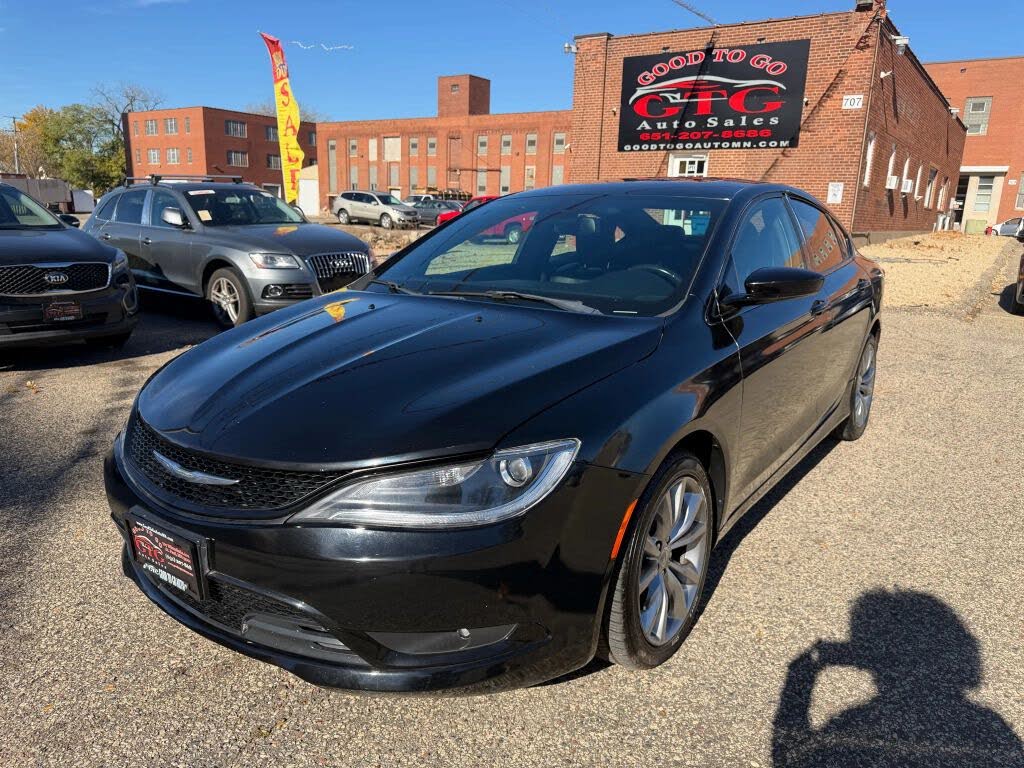 2015 Chrysler 200 S Sedan AWD