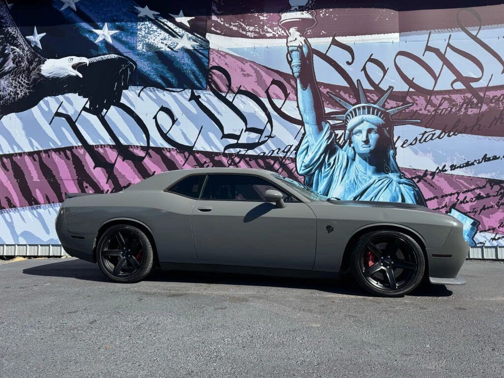 2017 Dodge Challenger SRT Hellcat RWD