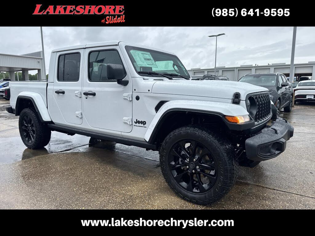 2025 Jeep Gladiator NightHawk Crew Cab 4WD