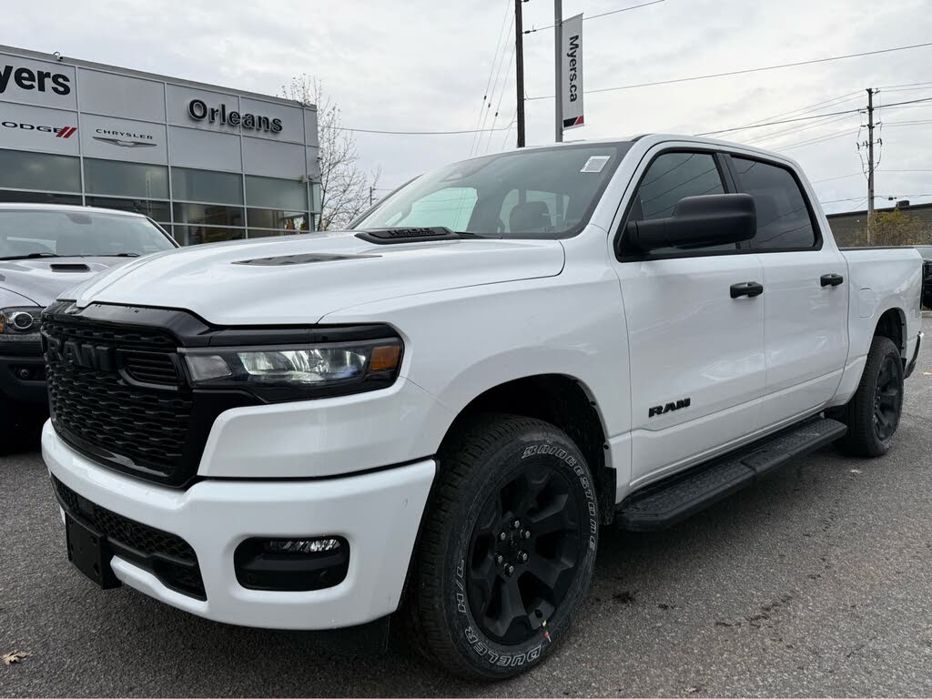 2026 RAM 1500 Express Crew Cab 4WD