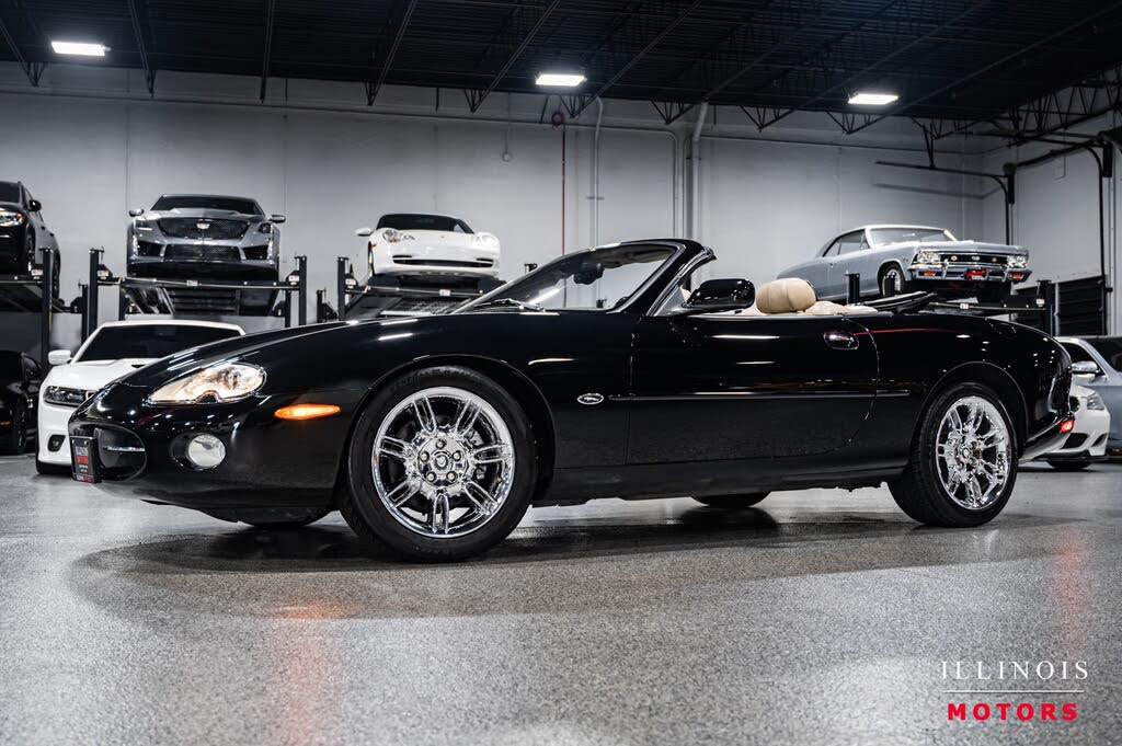 2002 Jaguar XK-Series XK8 Convertible RWD