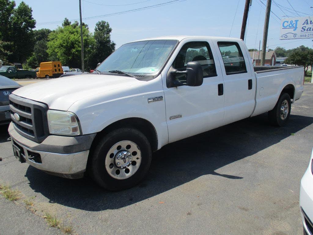 2005 Ford F-250 Super Duty XL Crew Cab LB RWD