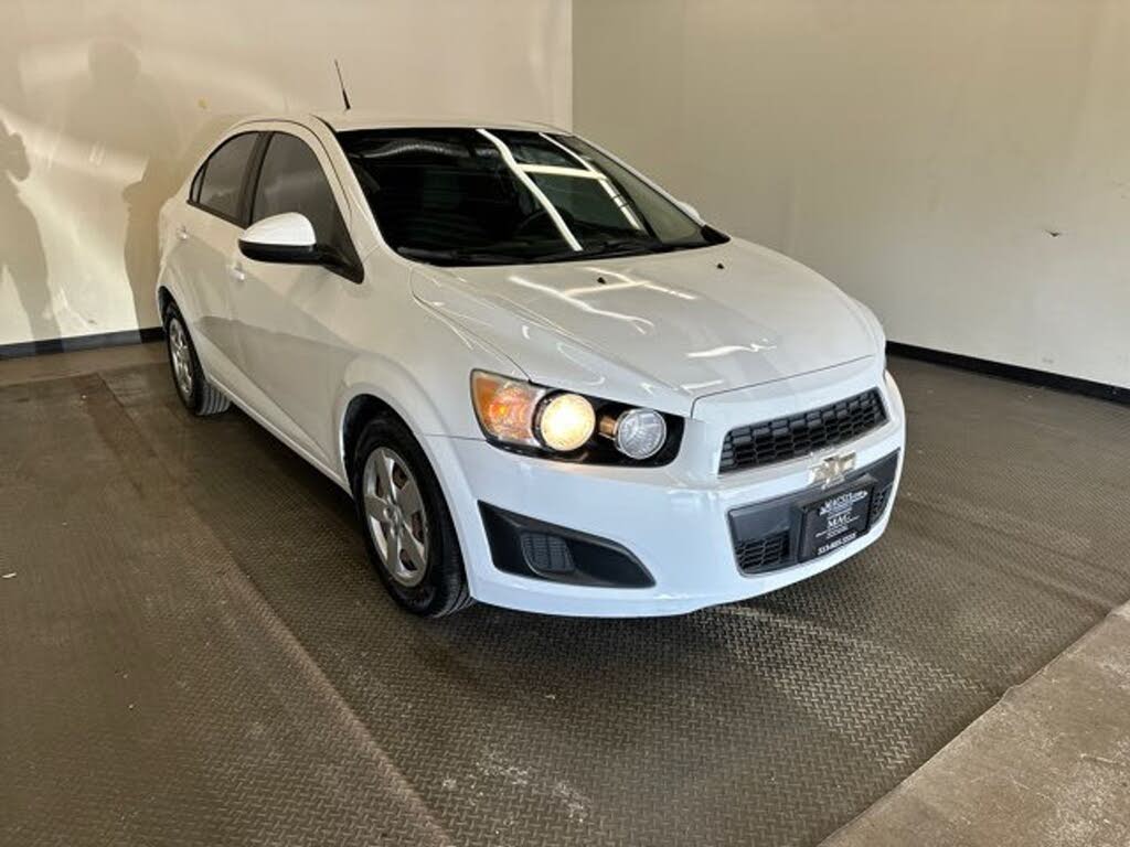 2013 Chevrolet Sonic LS Sedan FWD