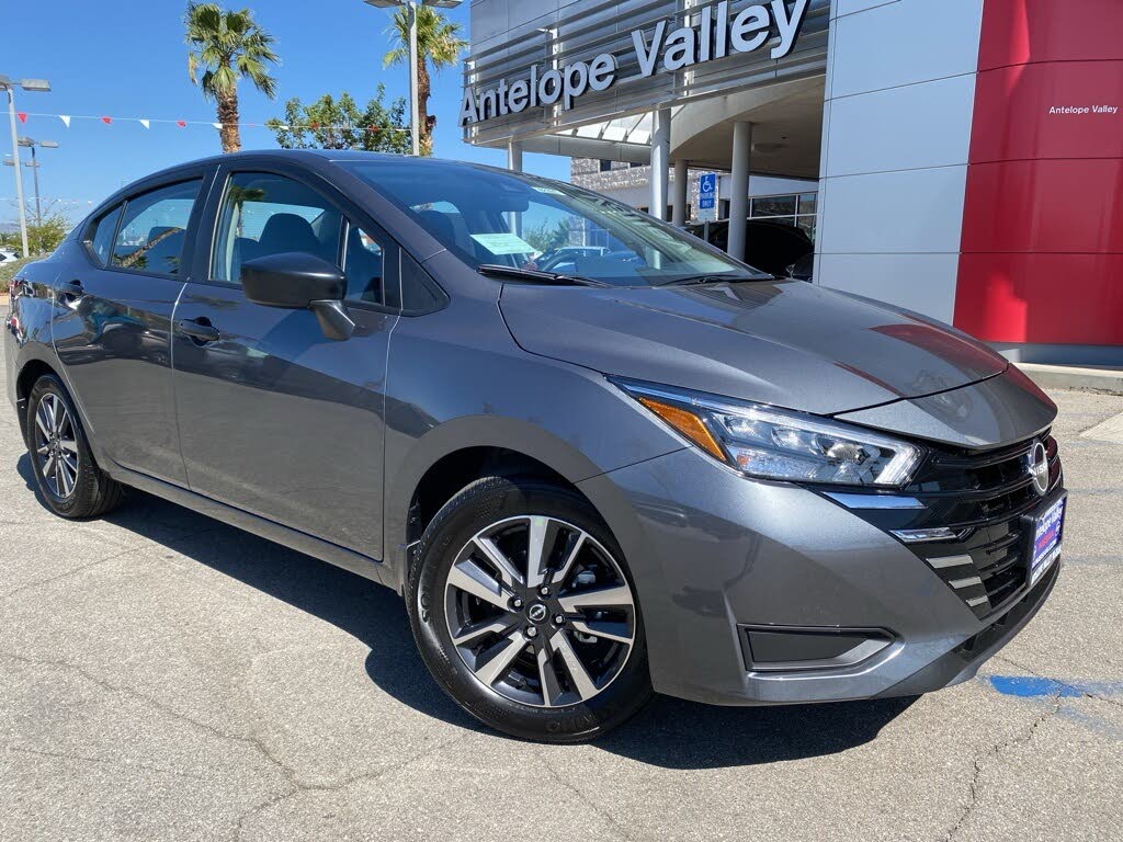 2025 Nissan Versa S FWD