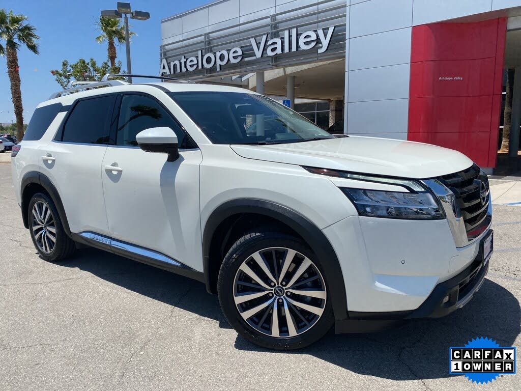 2022 Nissan Pathfinder Platinum FWD