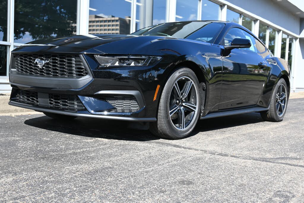 2025 Ford Mustang EcoBoost Fastback RWD