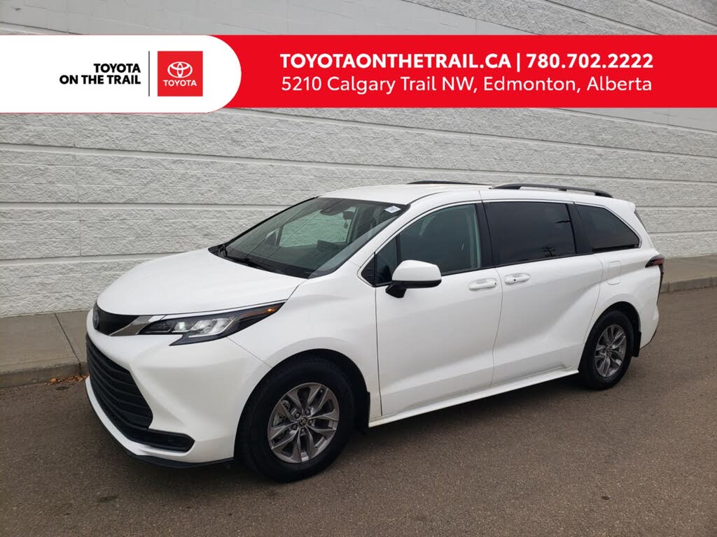 2022 Toyota Sienna LE 8-Passenger FWD