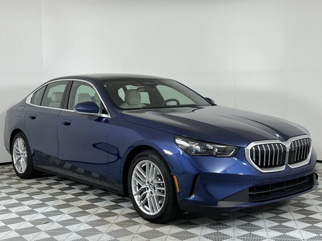 2025 BMW 5 Series 530i RWD