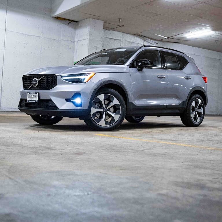 2026 Volvo XC40 B5 Plus AWD