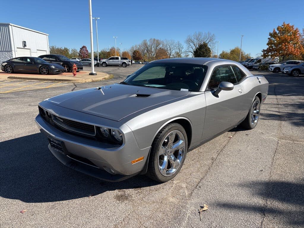 2014 Dodge Challenger SXT RWD