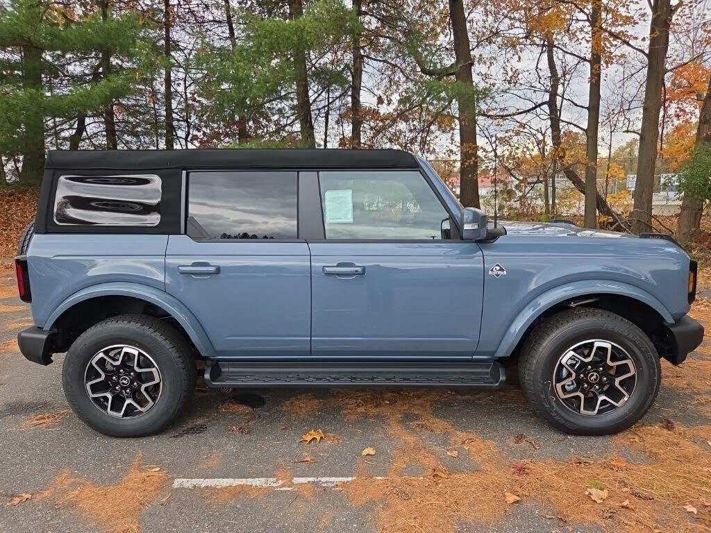 2025 Ford Bronco Outer Banks 4-Door 4WD