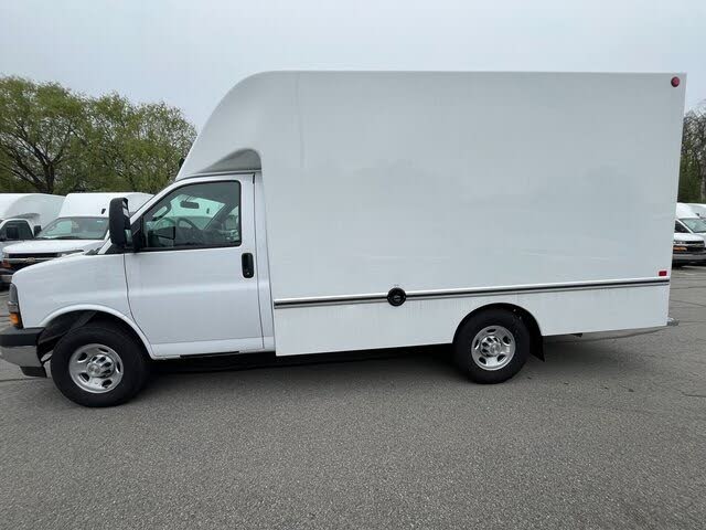 2024 Chevrolet Express Chassis 3500 Cutaway 139