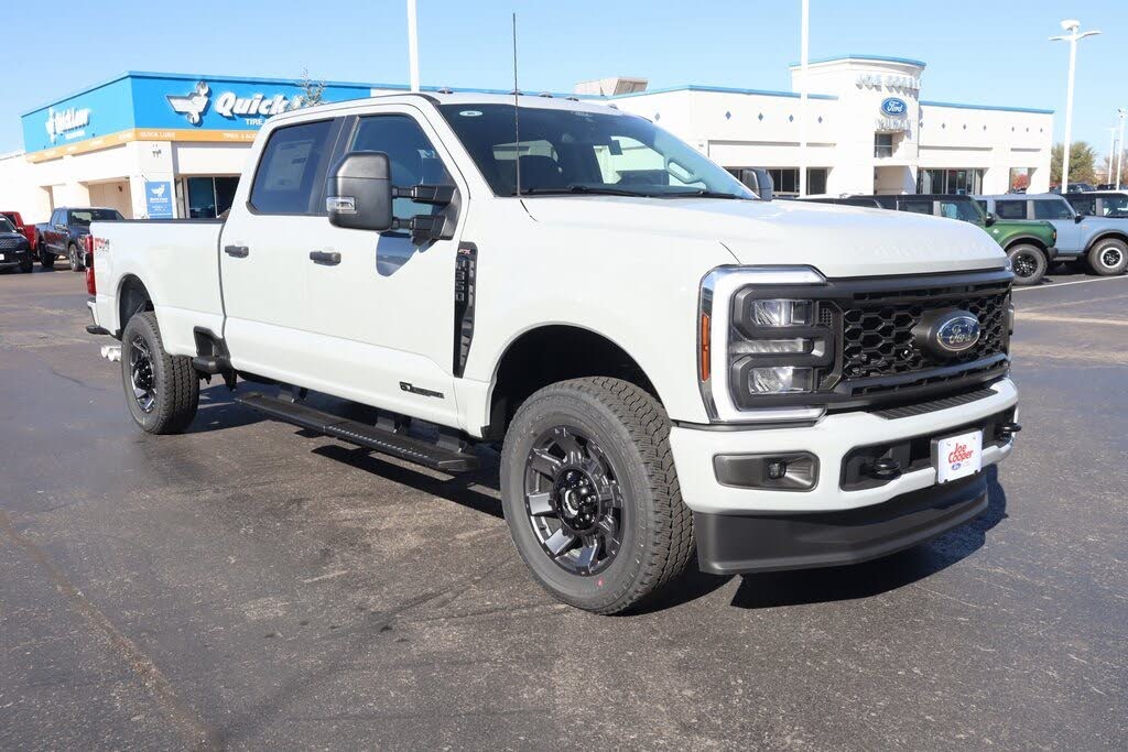 2026 Ford F-350 Super Duty XL Crew Cab 4WD