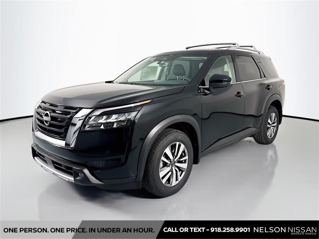 2025 Nissan Pathfinder SL 4WD