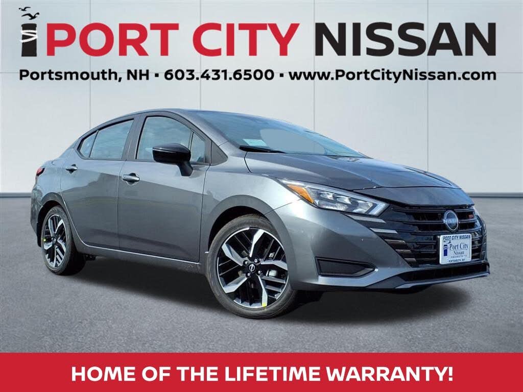 2025 Nissan Versa SR FWD