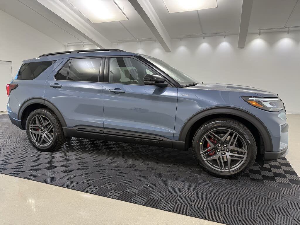 2026 Ford Explorer ST-Line RWD