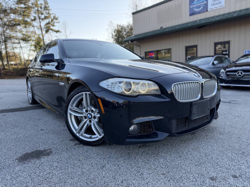 2013 BMW 5 Series 550i Sedan RWD