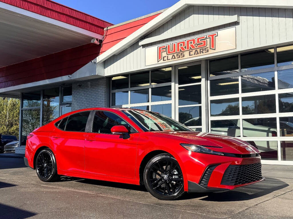 2025 Toyota Camry SE FWD