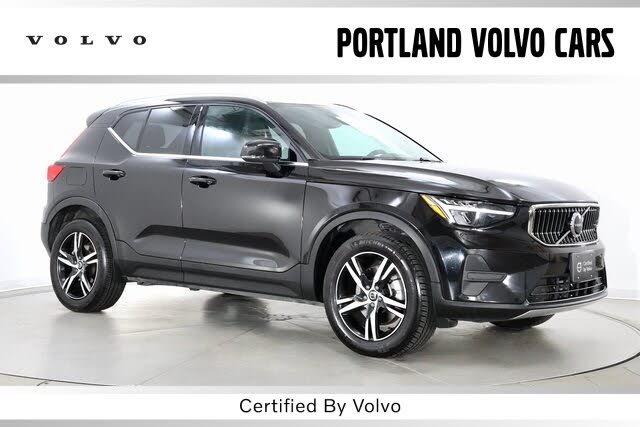 2025 Volvo XC40 B5 Core Bright Theme AWD