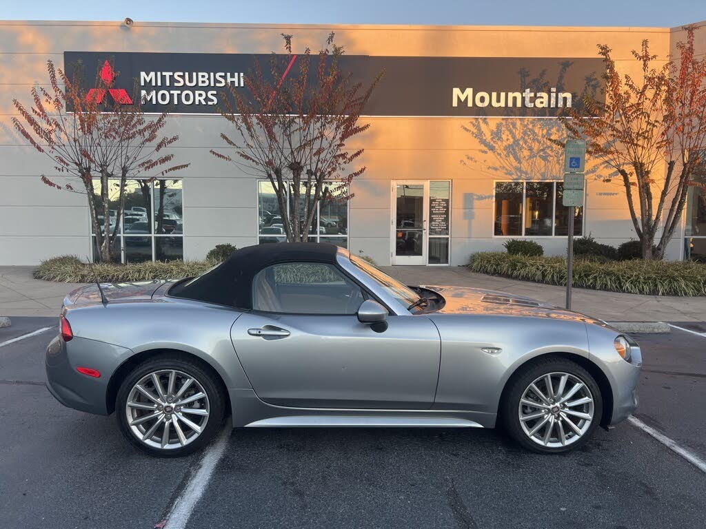 2017 FIAT 124 Spider Lusso RWD