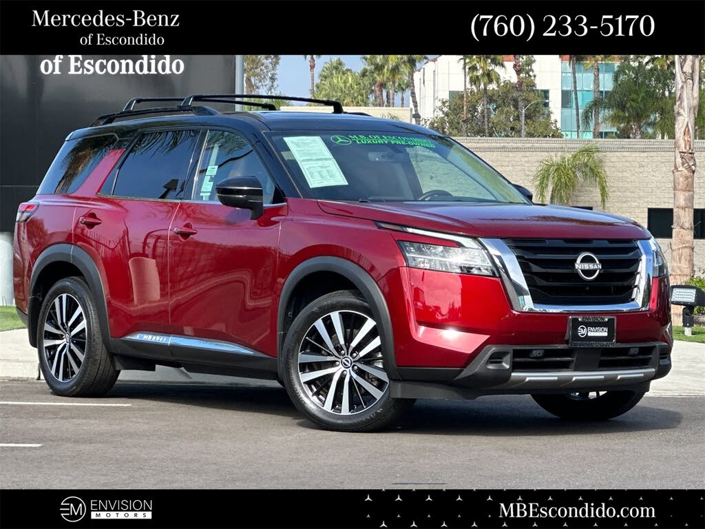 2023 Nissan Pathfinder Platinum FWD