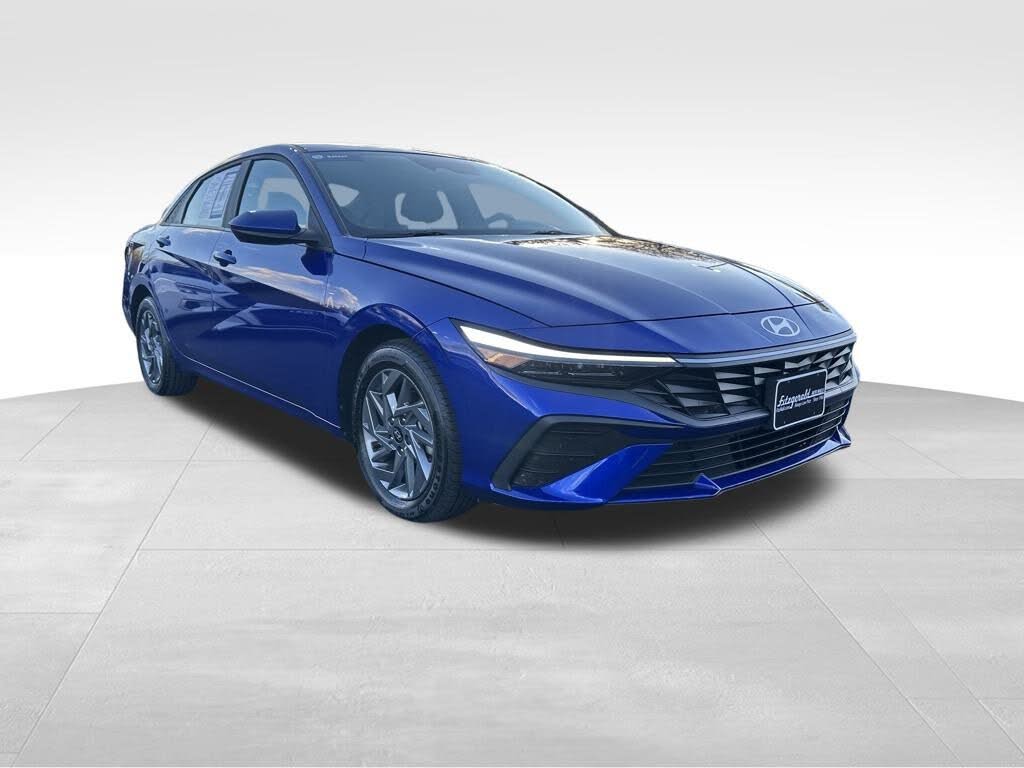 2024 Hyundai Elantra SEL FWD