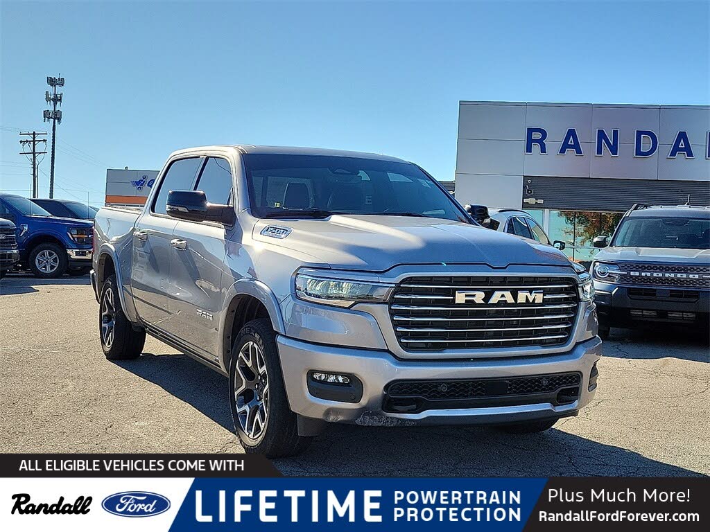 2025 RAM 1500 Laramie Crew Cab 4WD