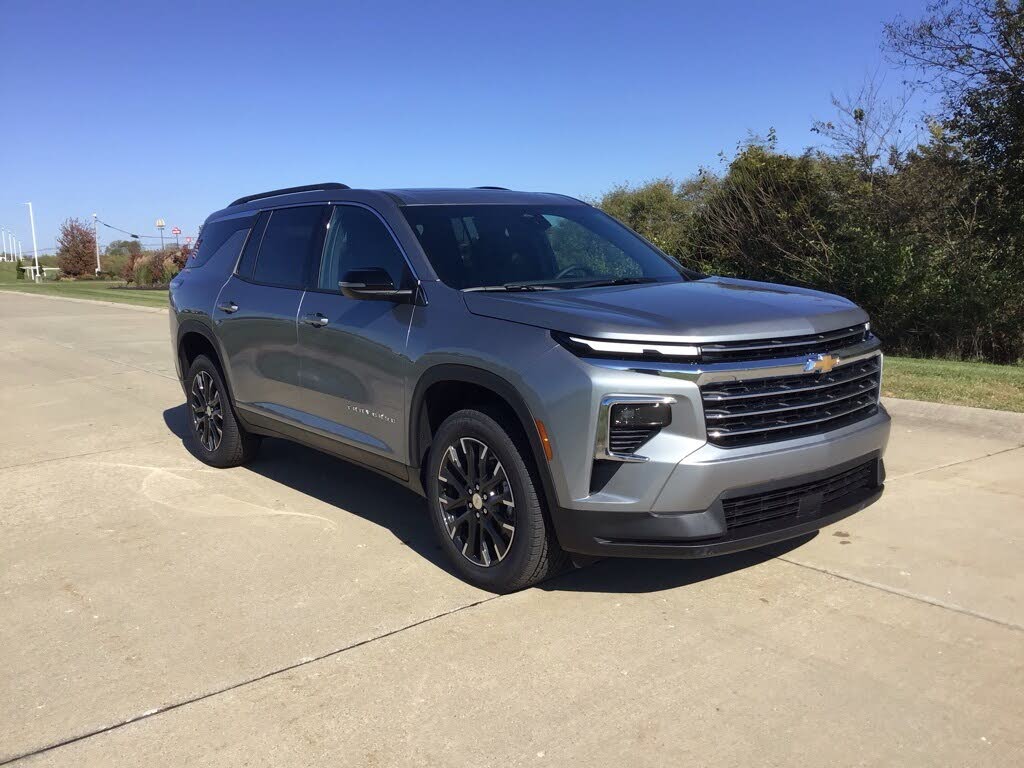 2026 Chevrolet Traverse LT FWD