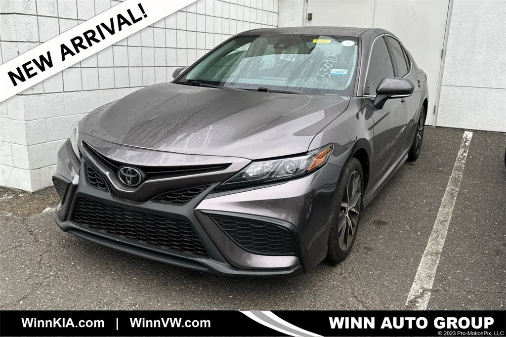 2022 Toyota Camry SE FWD