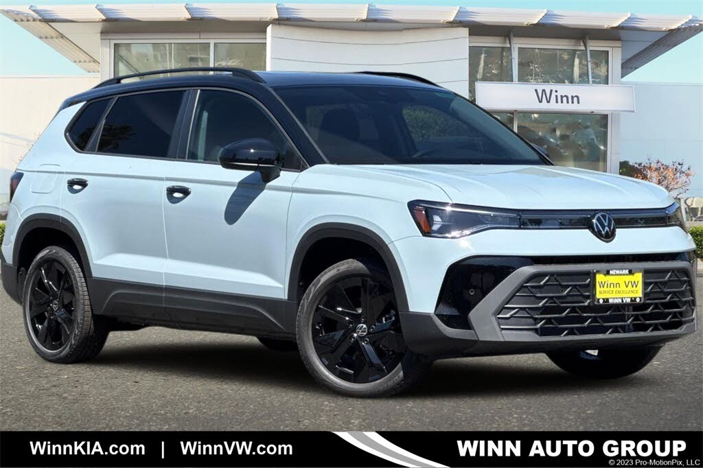 2025 Volkswagen Taos SE Black FWD