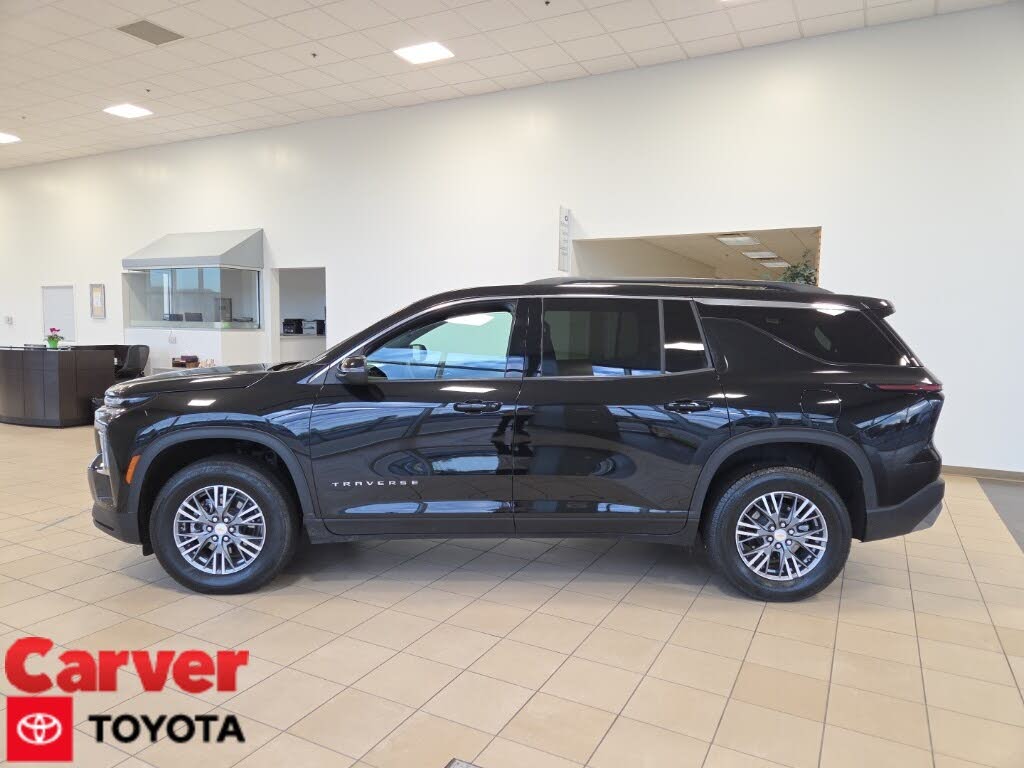 2025 Chevrolet Traverse LT FWD