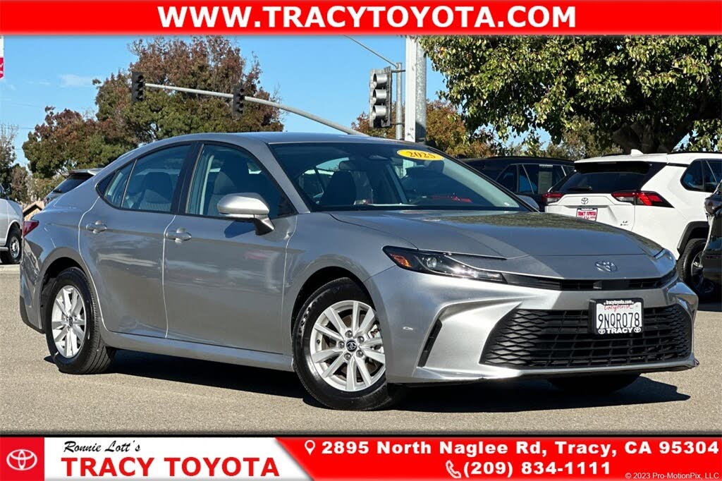 2025 Toyota Camry LE FWD