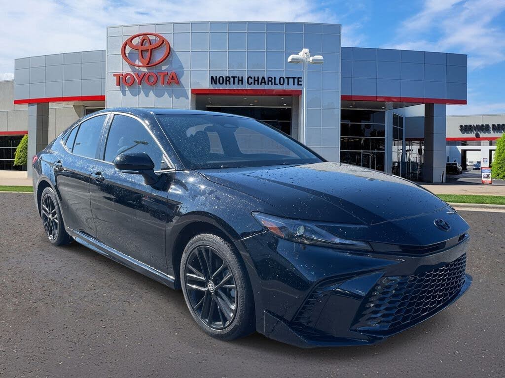 2025 Toyota Camry SE AWD