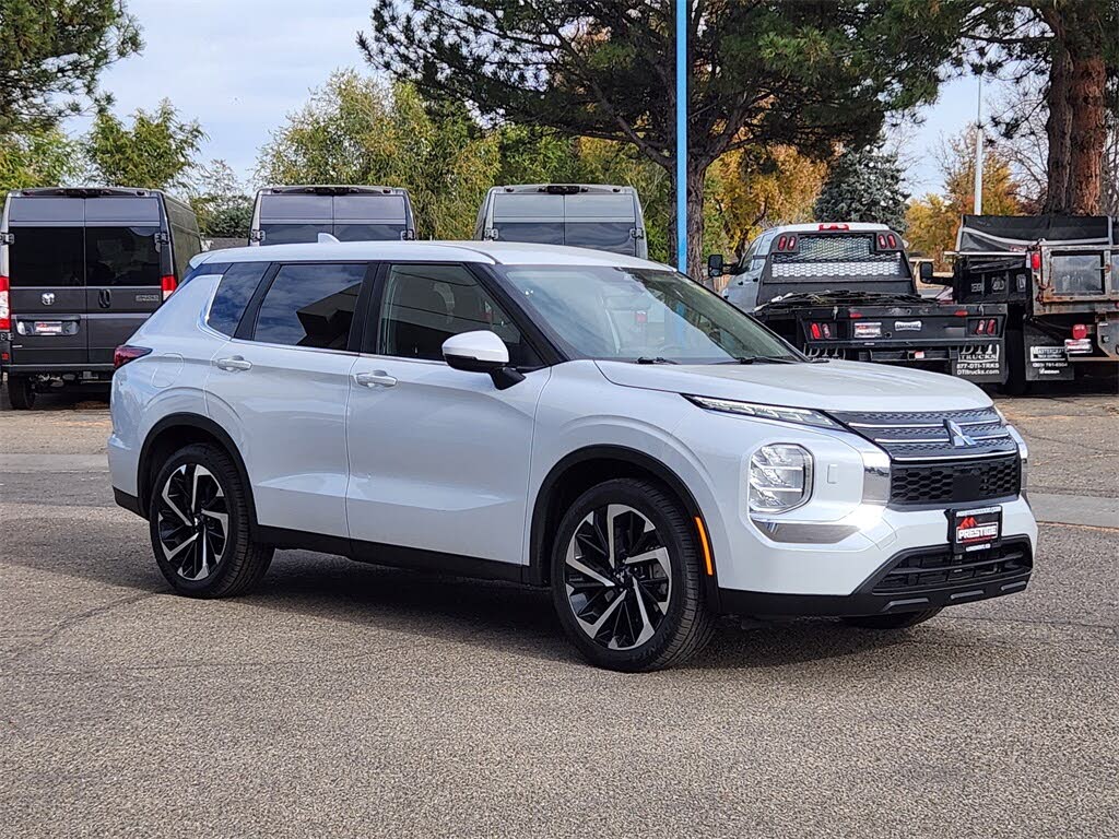 2022 Mitsubishi Outlander ES S-AWC