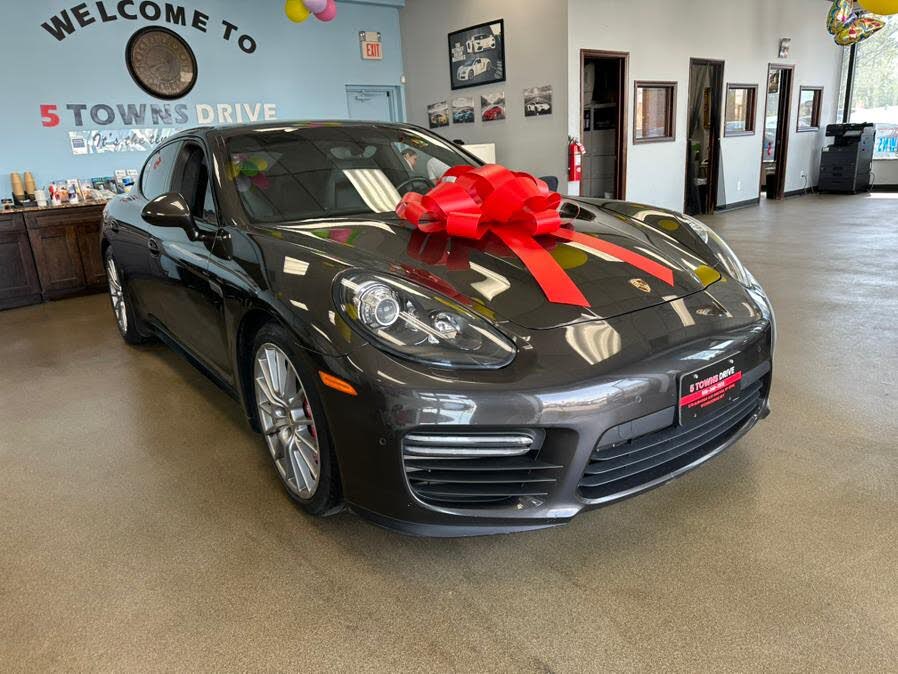 2016 Porsche Panamera GTS