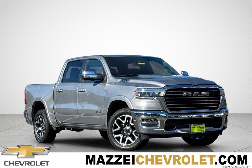 2025 RAM 1500 Laramie Crew Cab 4WD