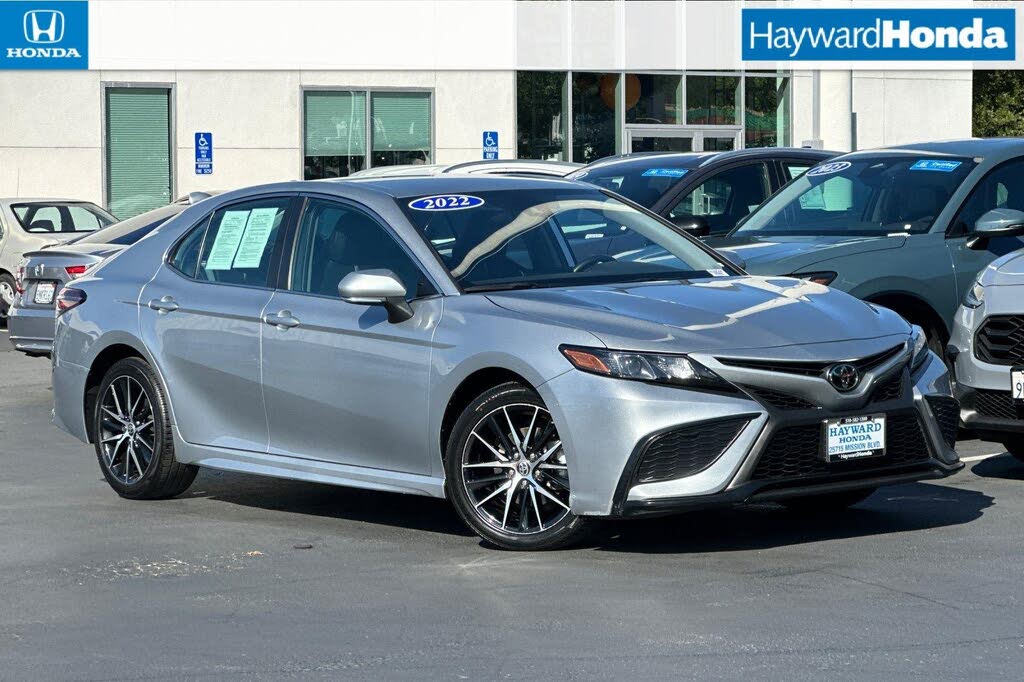2022 Toyota Camry SE FWD