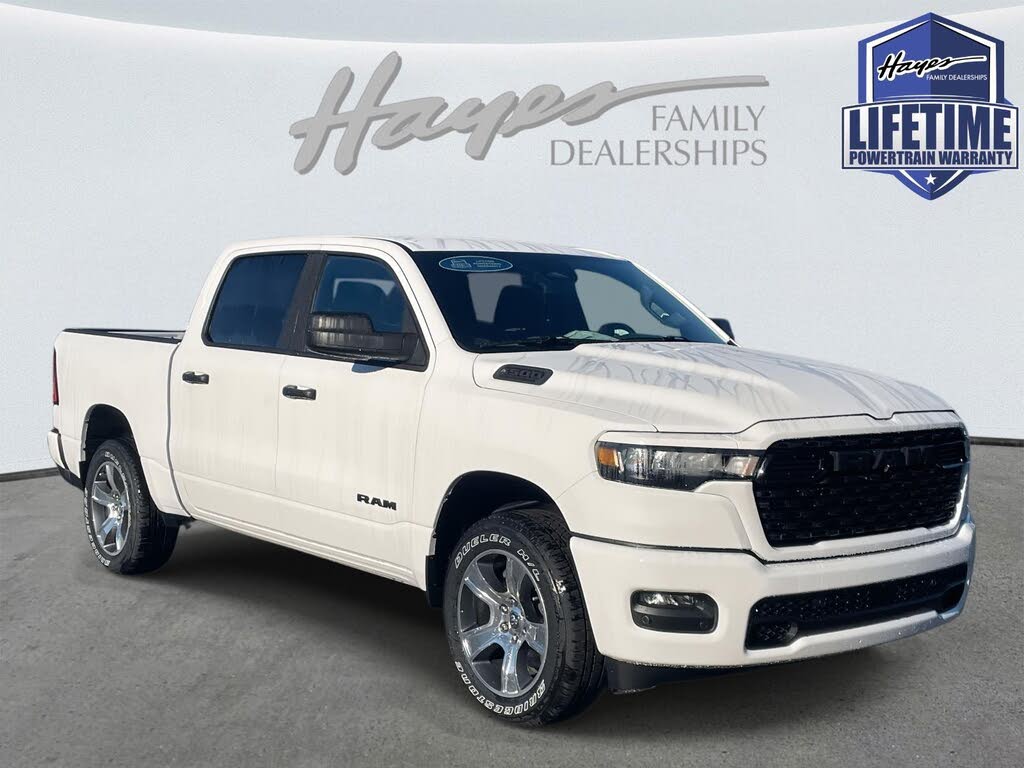 2026 RAM 1500 Express Crew Cab RWD