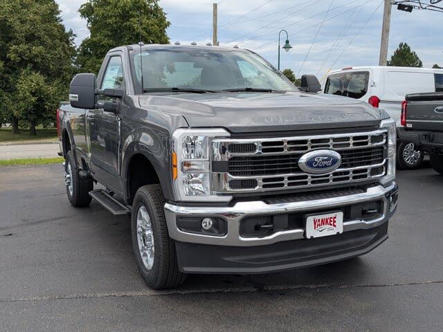 2025 Ford F-350 Super Duty XLT Regular Cab LB 4WD