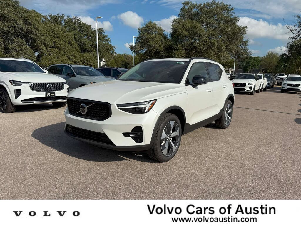 2026 Volvo XC40 B5 Plus AWD
