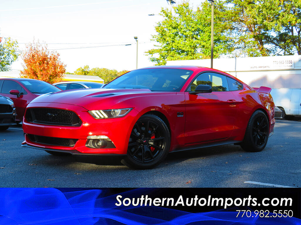 2017 Ford Mustang GT Premium Coupe RWD
